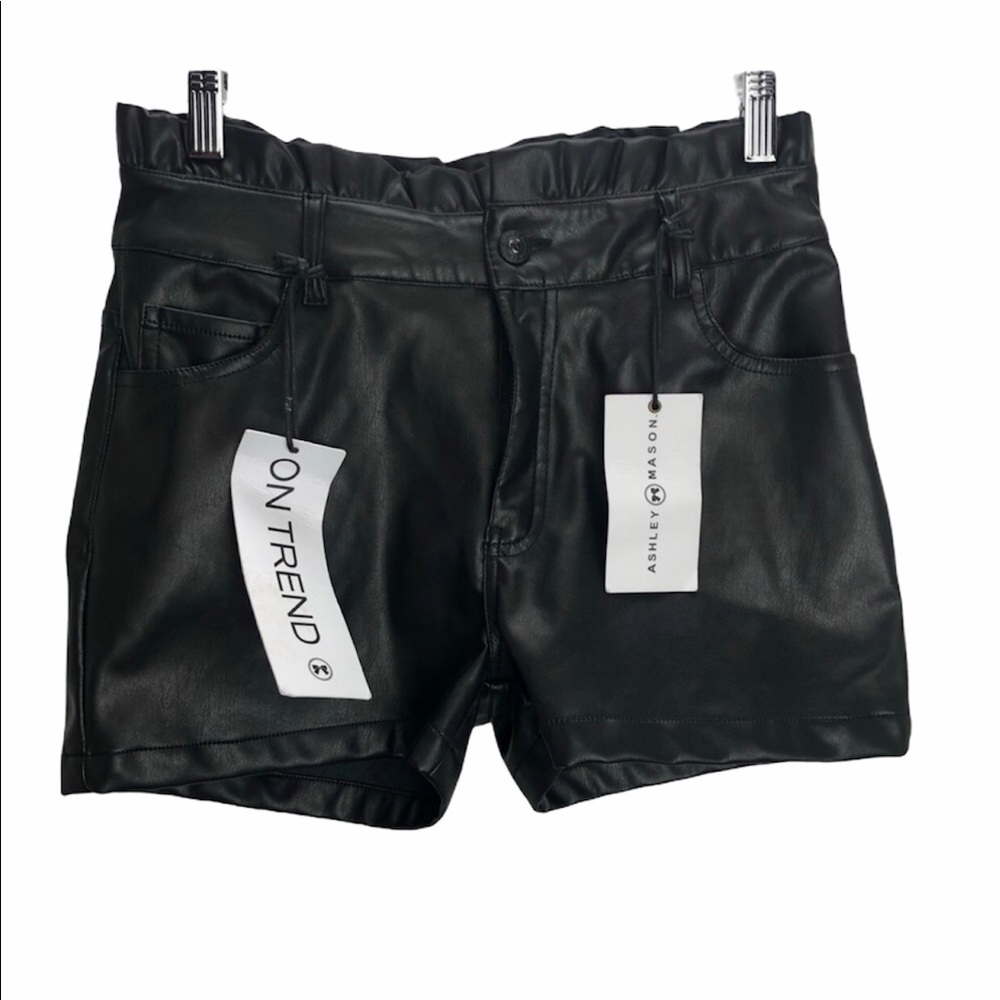 Ashley Mason Faux Leather Short Size 5